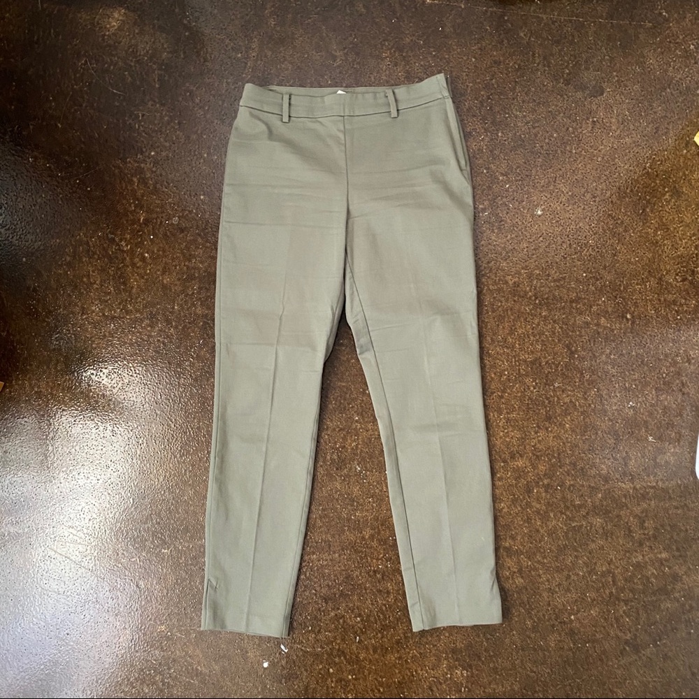 Women’s dress pants
